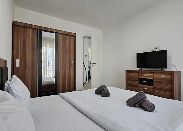 Coresi Mall Luxury Apartment